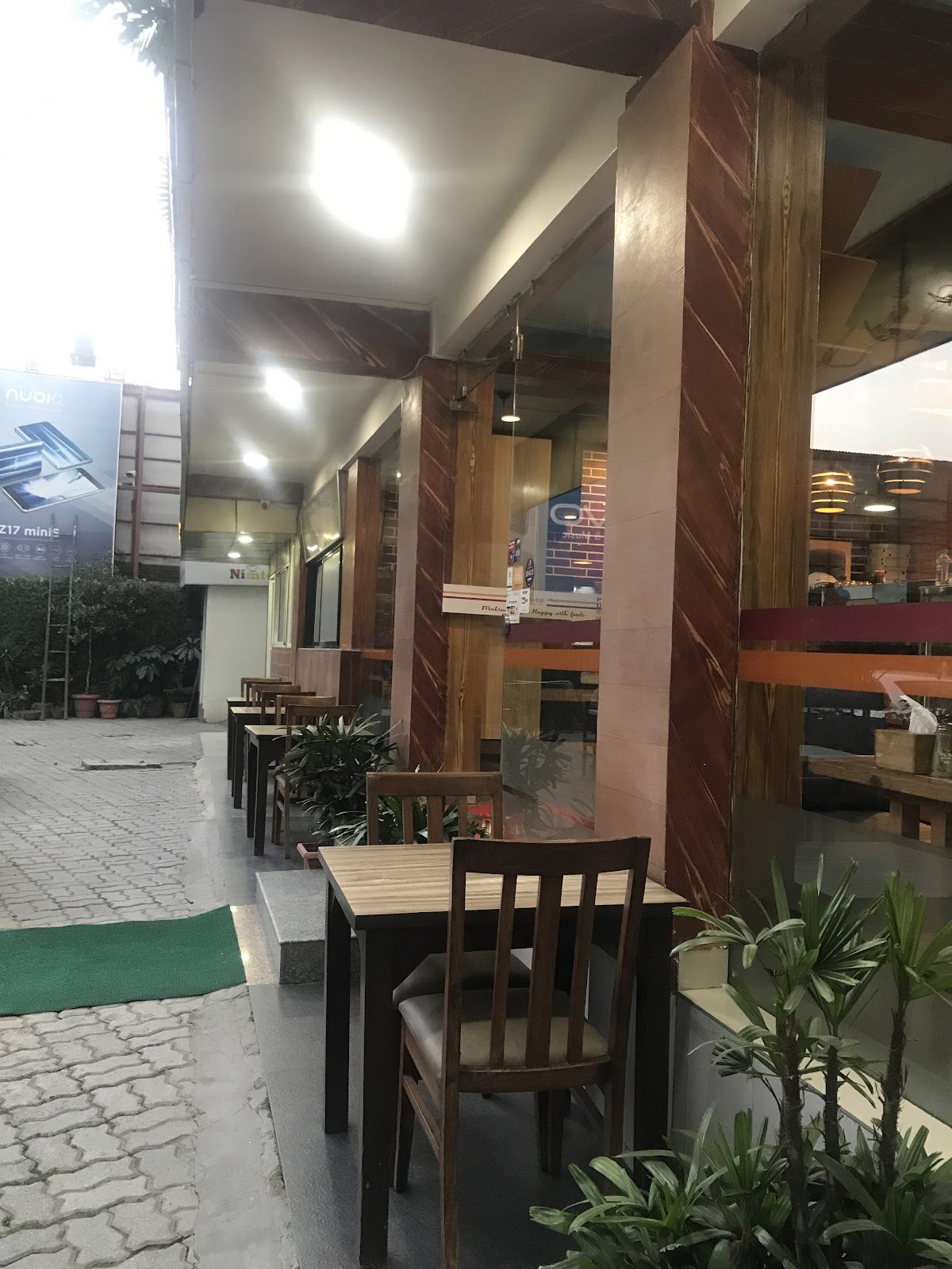 Nimto Restaurant & Lounge